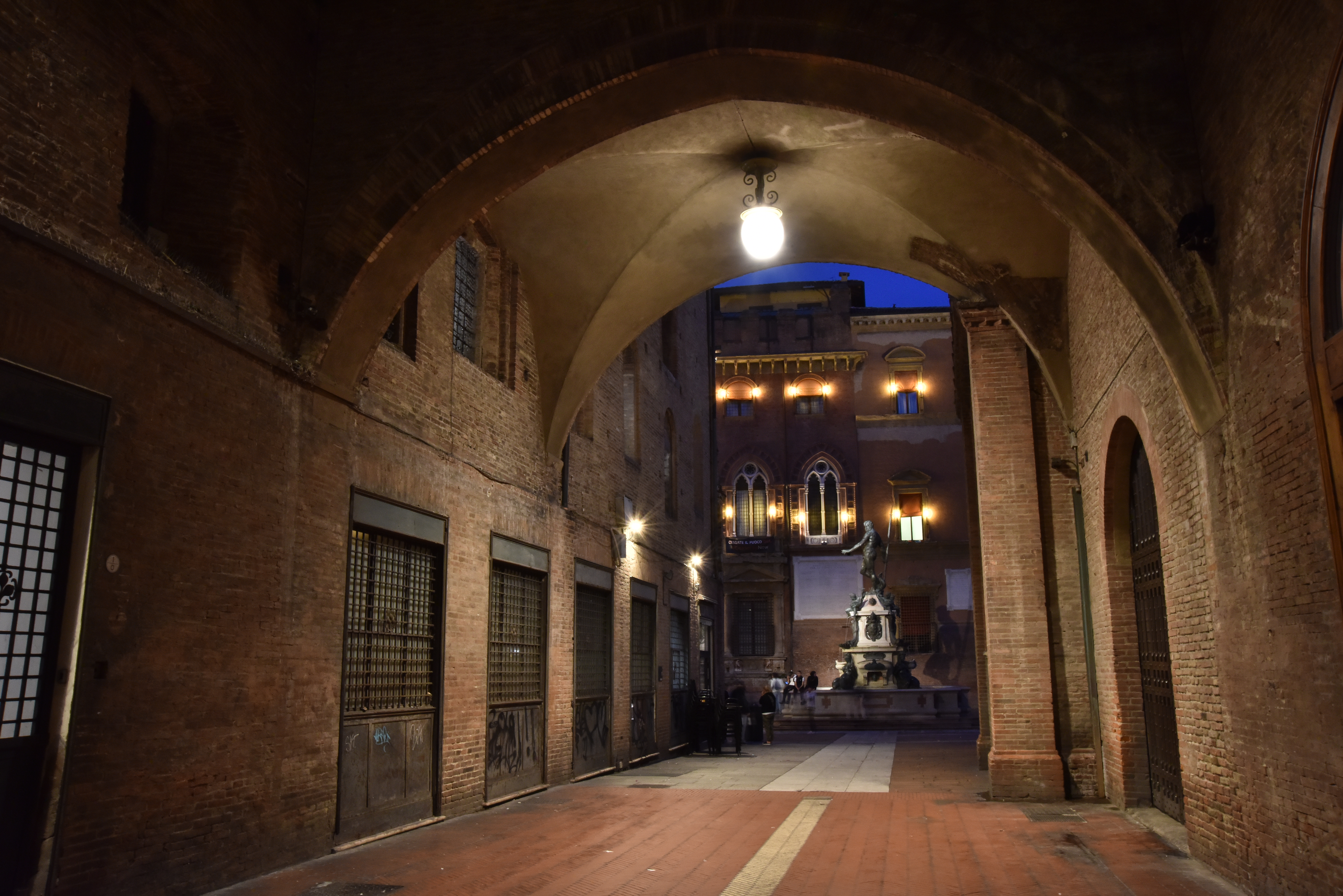 Nueva luz para los pórticos de Bolonia