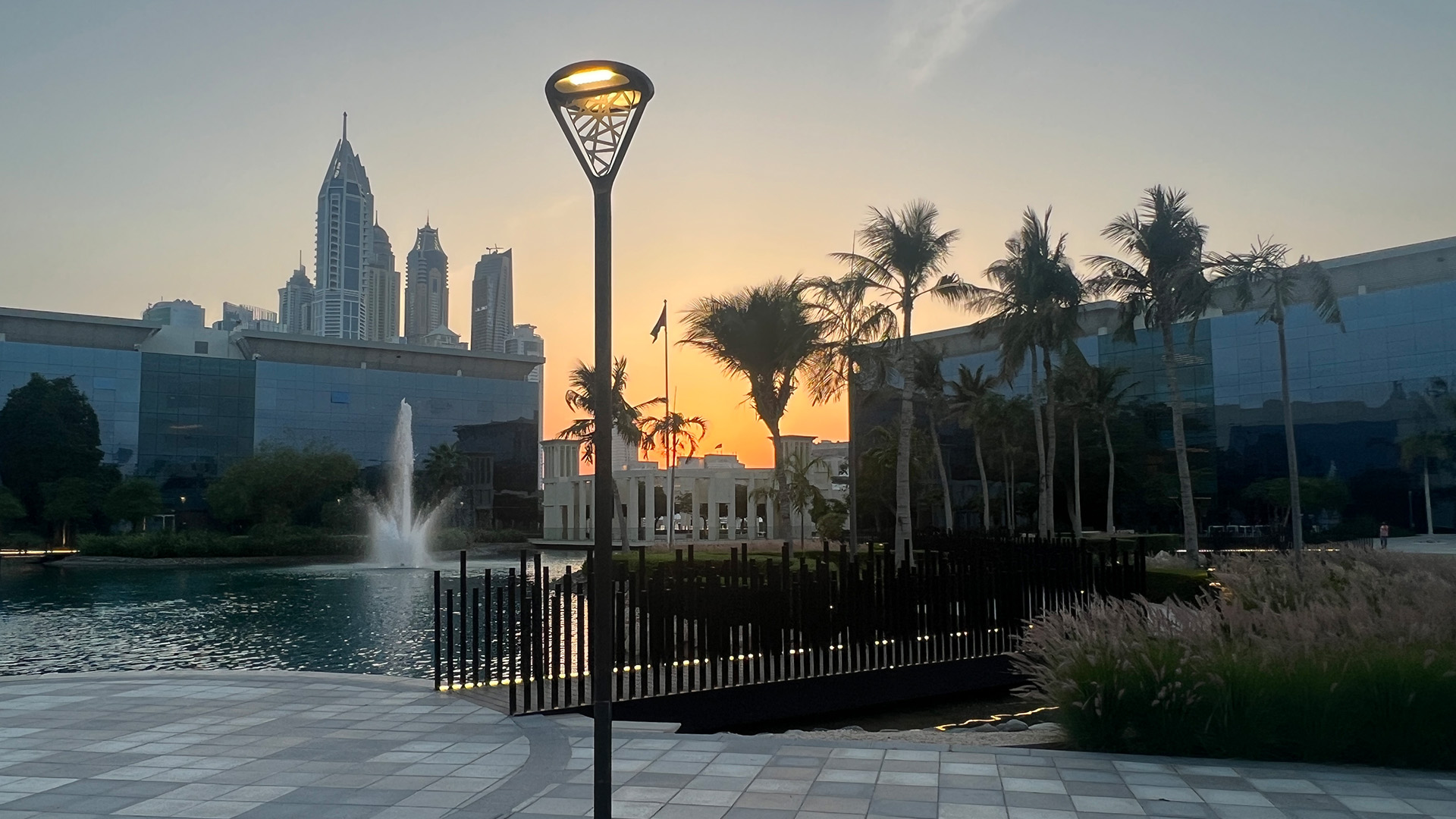 Lang para Dubai Internet City, Dubái (EAU)