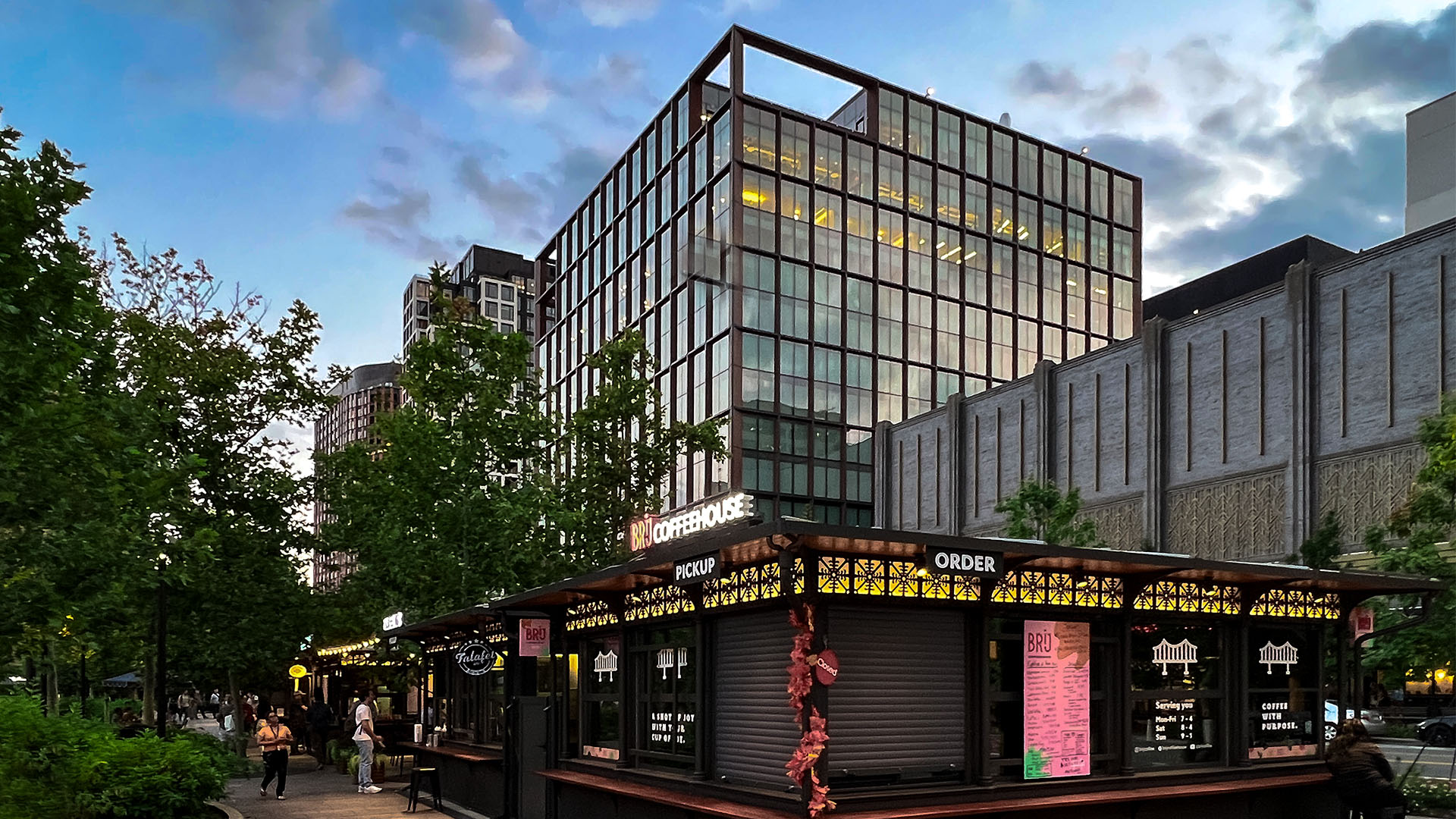 Neri Kiosks Take Center Stage at National Landing's New Water Park