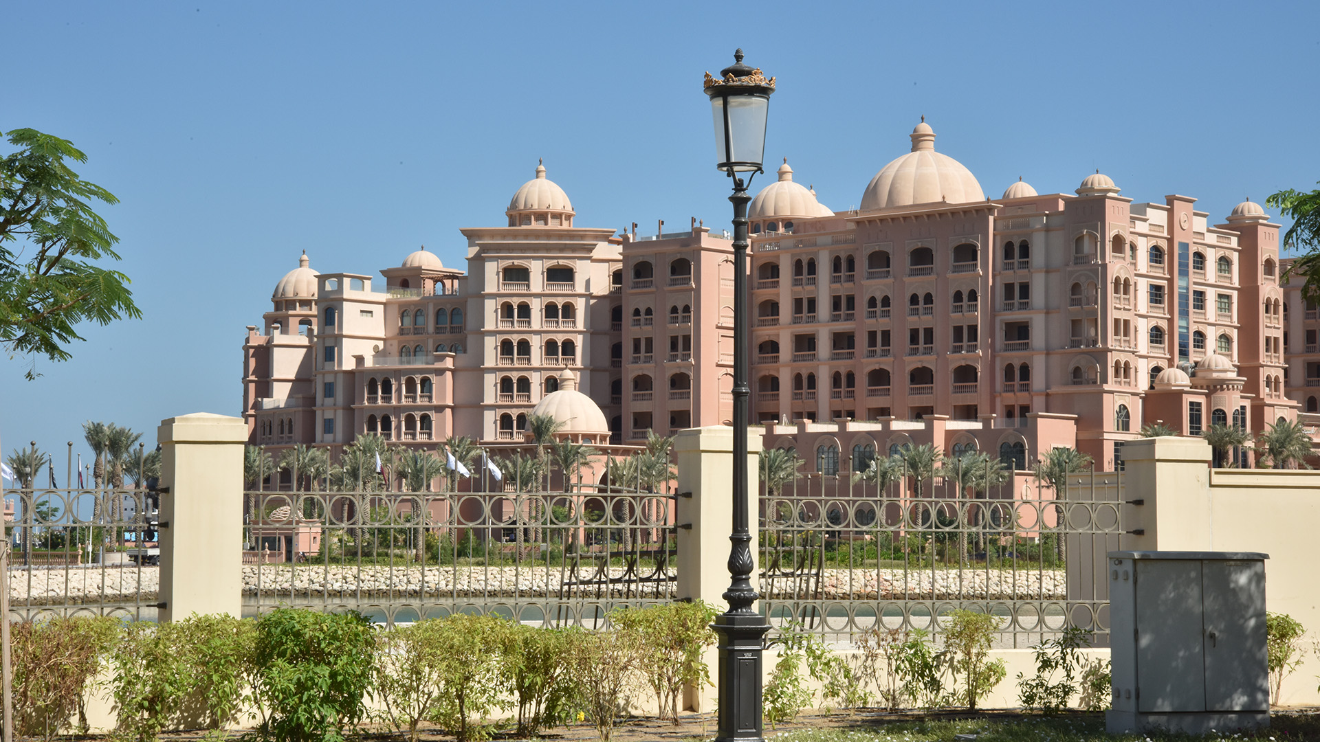 Pearl Doha. A new island entirely for living.