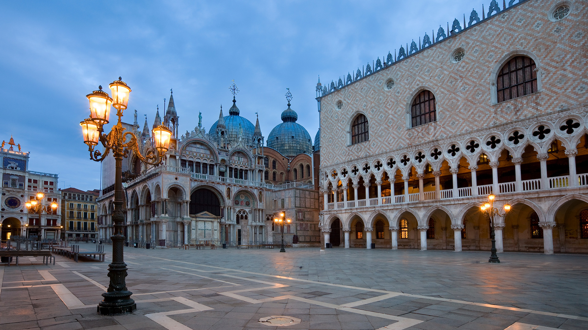 Durante 40 años, Neri ha colaborado con el Ayuntamiento de Venecia para la protección del patrimonio histórico de la ciudad.